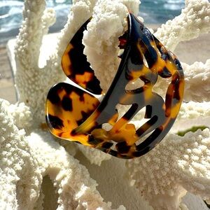 BRACELET Tortoiseshell cut out Cuff Bracelet